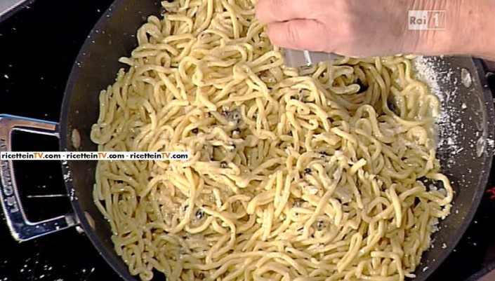 La Prova Del Cuoco Ricetta Tonnarelli Cacio E Pepe Di Anna Moroni