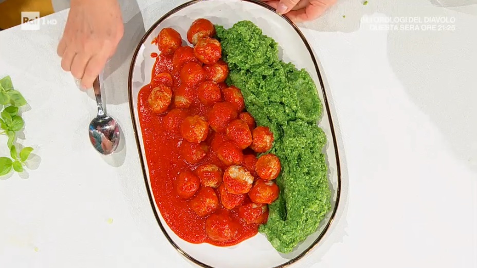 É sempre mezzogiorno  Ricetta polpette al sugo con purè di zia Cri