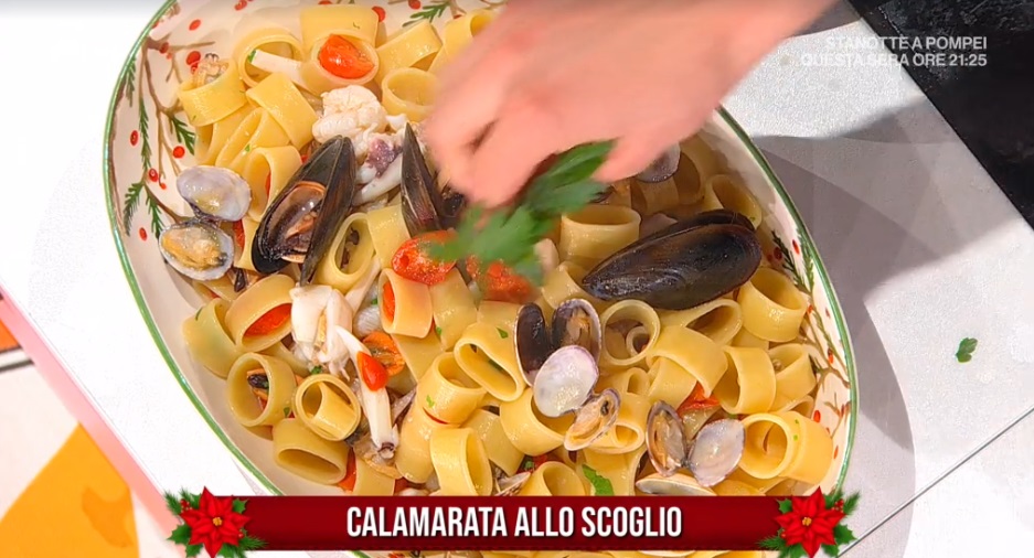 E Sempre Mezzogiorno Ricetta Calamarata Allo Scoglio Di Mauro Improta