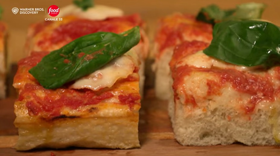 Nel forno di casa tua  Ricetta pizza margherita soffice in teglia di  Fulvio Marino