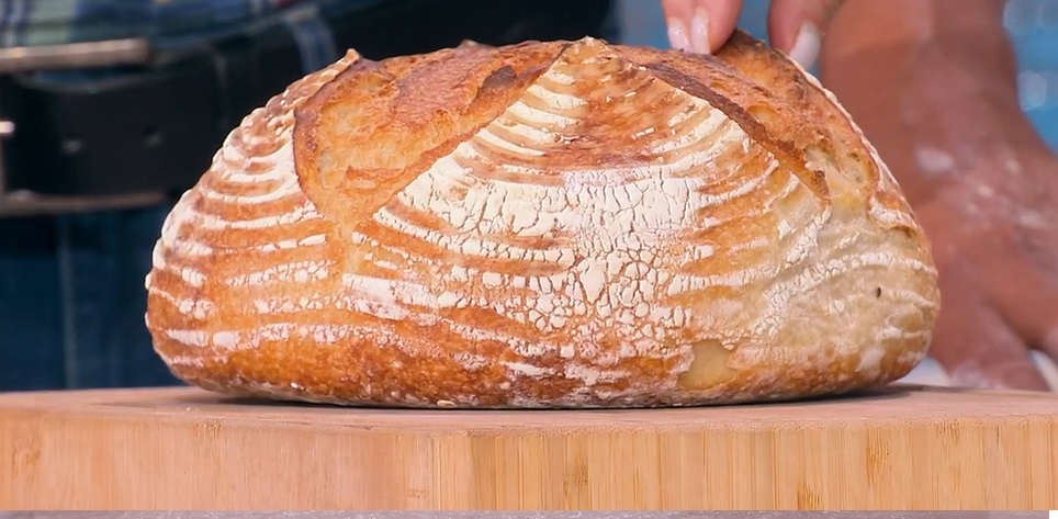 NEL FORNO DI CASA TUA  Fulvio Marino prepara la Pagnotta Rustica e la  Focaccia! 