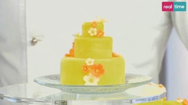 Tutorial - Torta fiori e ovette - Cake Design Italia