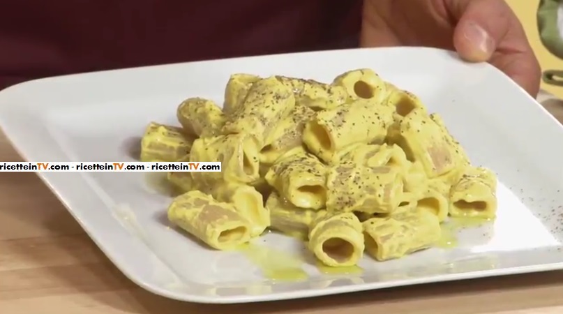 In linea con Marco Bianchi | Ricetta pasta con crema di ricotta uovo e  zafferano