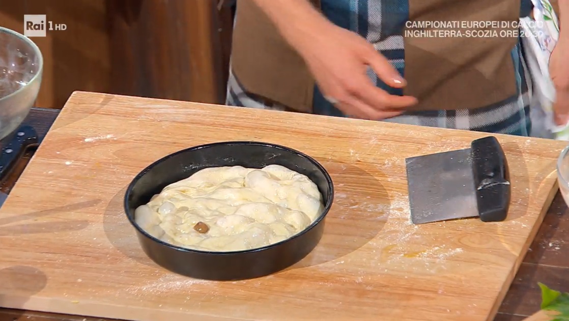 É sempre mezzogiorno  Ricetta focaccia alle olive di Fulvio Marino