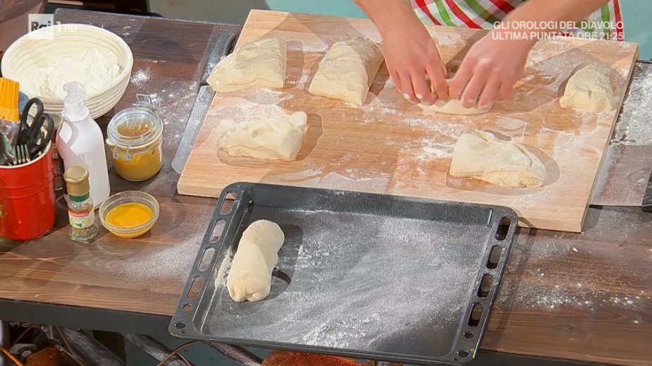 É sempre mezzogiorno  Ricetta panino da hot dog di Fulvio Marino