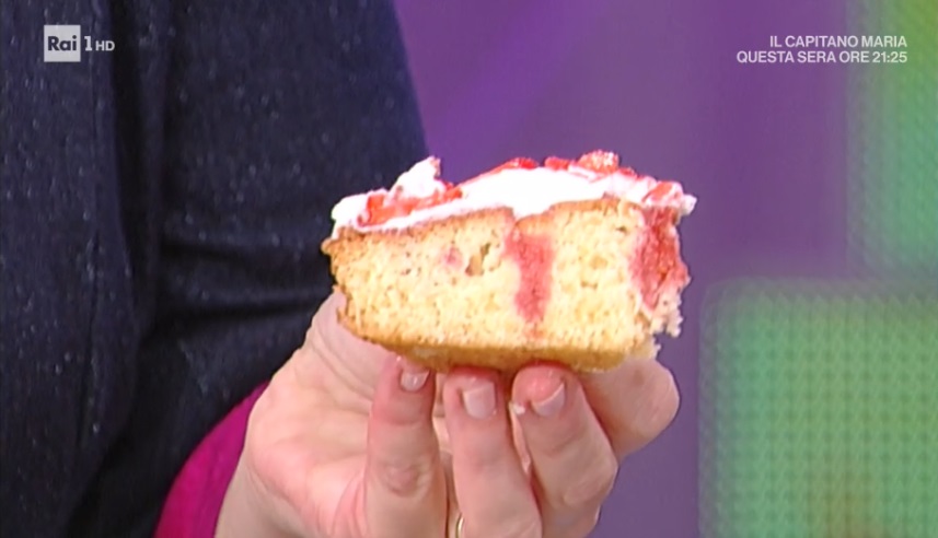 La Prova Del Cuoco Ricetta Poke Cake Alle Fragole Di Natalia Cattelani